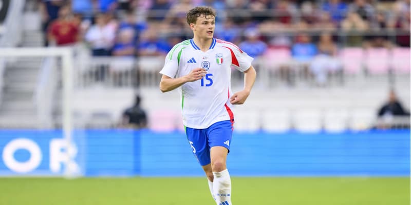 Trung vệ trẻ nhất Giorgio Scalvini